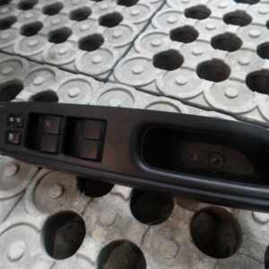 MK2 Nissan Note 2015 - Driver Side Front O/S/F Window Switch + Door Handle