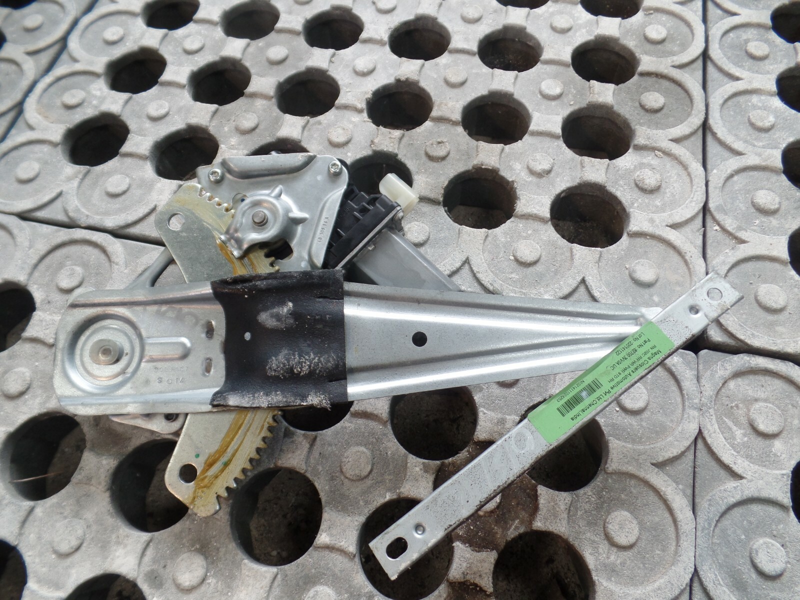MK2 Nissan Note 2015 – Drivers Side Rear O/S/R Window Regulator + Motor
