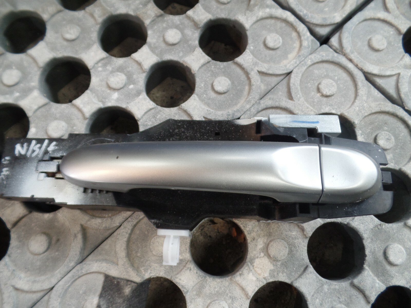 MK2 Nissan Note 2015 – Passenger Side Front N/S/F Door Handle
