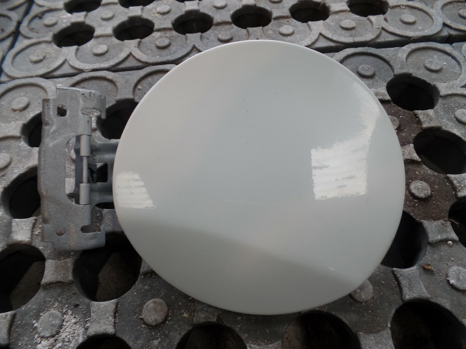 MK2 Nissan Note 2015 – Fuel Flap Cover