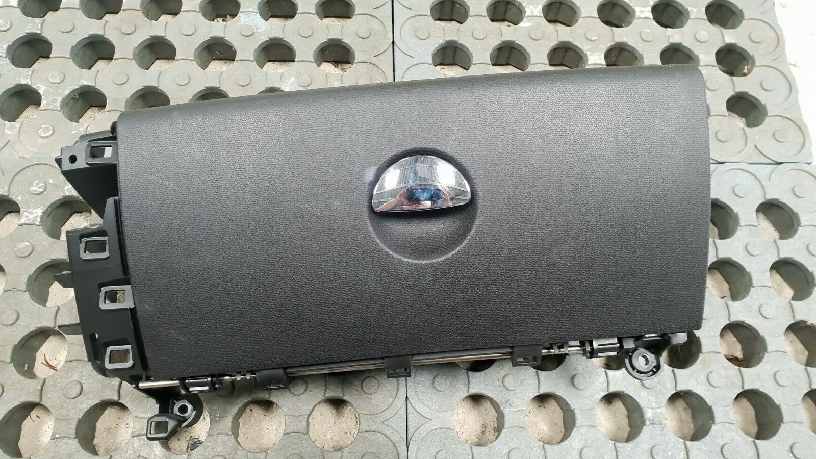 Mini Countryman 2014 1.6 Glove Box Compartment 9801439 - Image 2