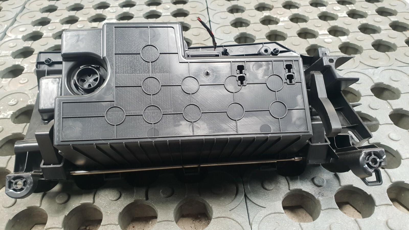 Mini Countryman 2014 1.6 Glove Box Compartment 9801439 - Image 8