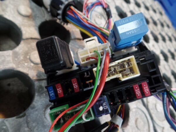 MK2 Nissan Note 2015 1.2 Petrol - Fuse Board - Image 2