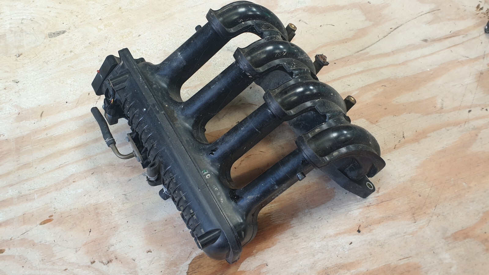 2005 HONDA JAZZ 1.4 PETROL AUTOMATIC. INTAKE MANIFOLD.