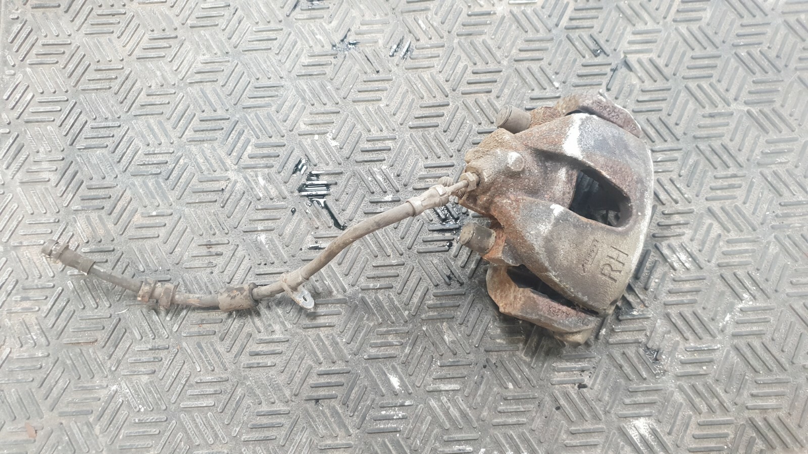 2013 Ford Focus 1.0 Petrol Ecoboost Drivers Front O/S/F Brake Caliper/Carrier