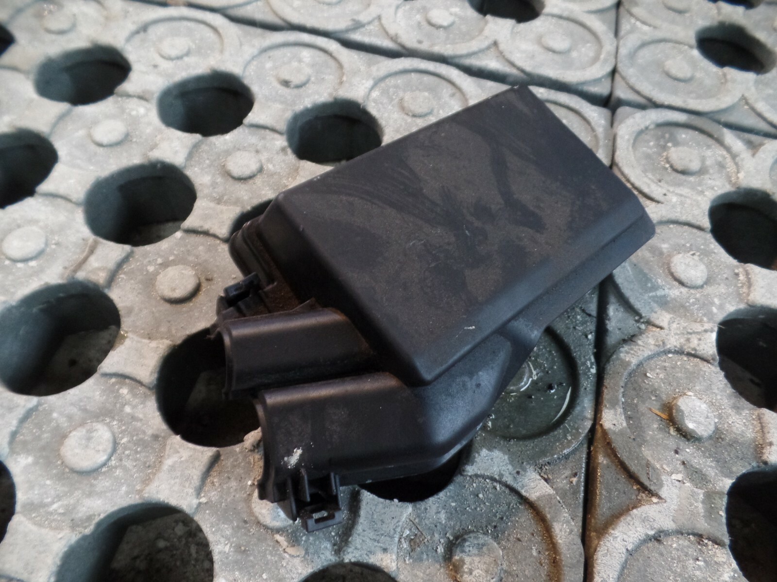MK2 Nissan Note 2015 1.2 Petrol – Fuse Board / Box Lid Cover