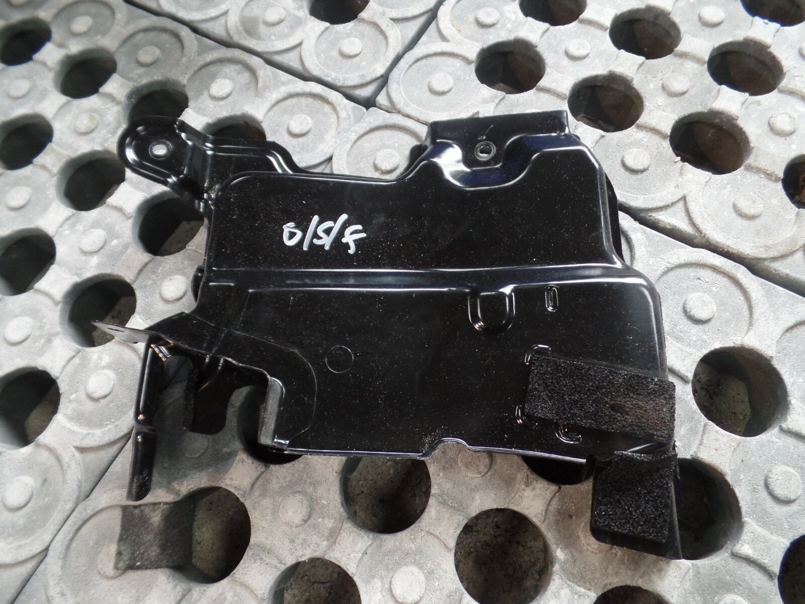 MK2 Nissan Note 2015 – Driver Side Front O/S/F Door Lock Shield / Plate