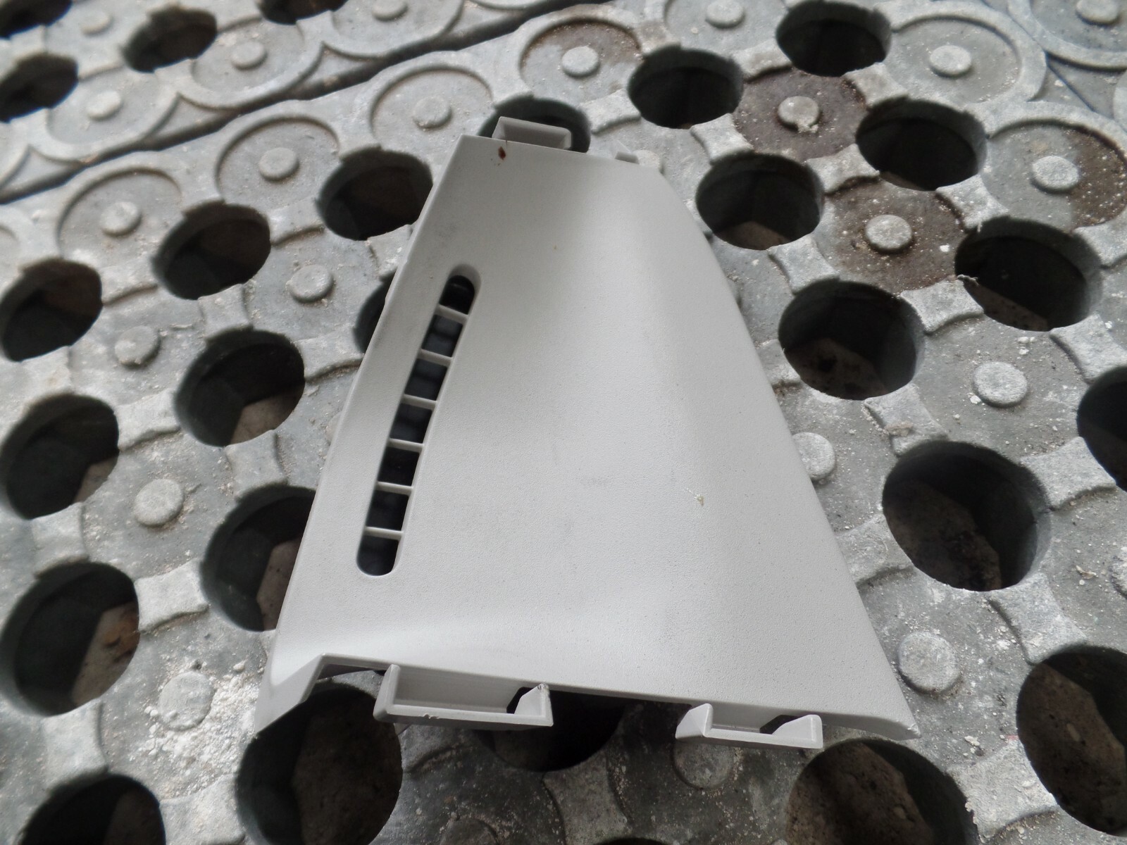 MK2 Nissan Note 2015 – Drivers Side O/S Pillar Trim Panel