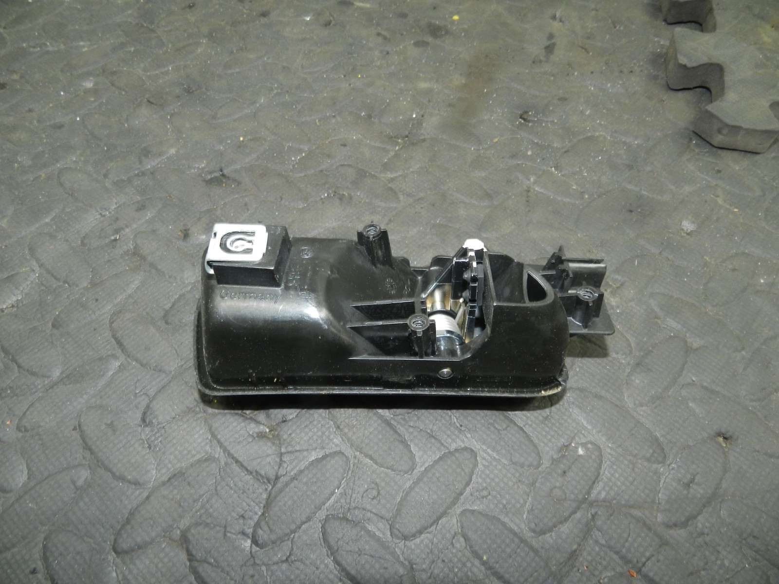 179. 2006 VOLKSWAGEN TOURAN. PASSENGER SIDE FRONT DOOR HANDLE INTERNAL - Image 3
