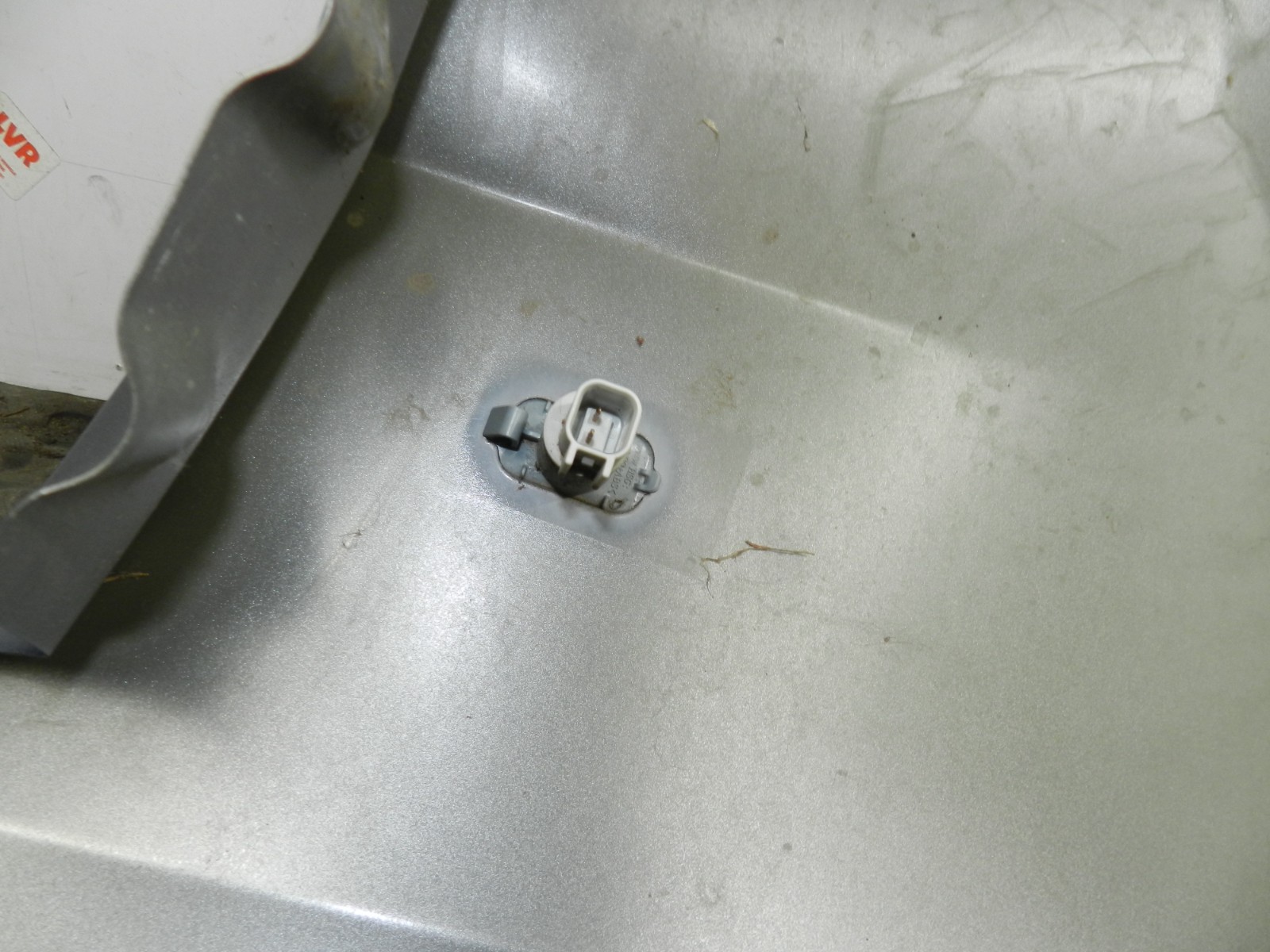 172. 2011 JEEP GRAND CHEROKEE MK4 WK2. DRIVER SIDE WING IN GREY SCRATCHED - Image 8