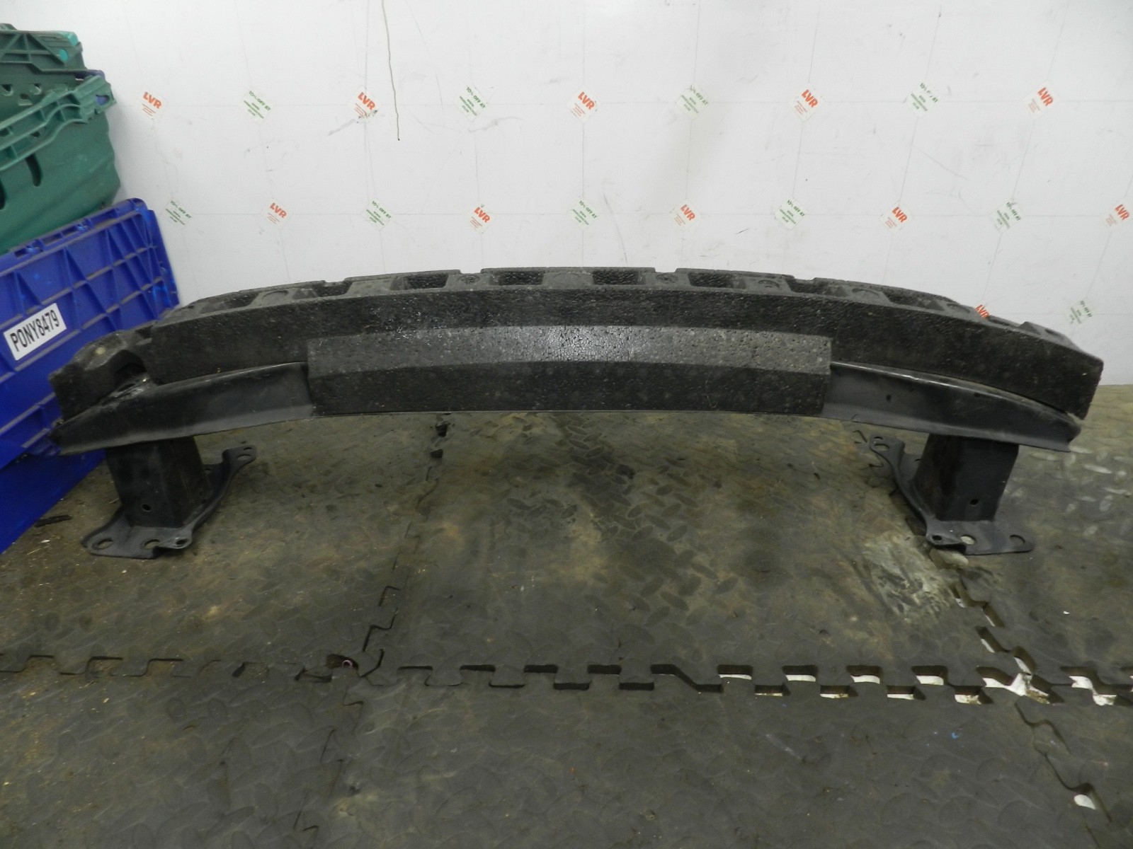 179. 2006 VOLKSWAGEN TOURAN. FRONT BUMPER CRASH SUPPORT BAR