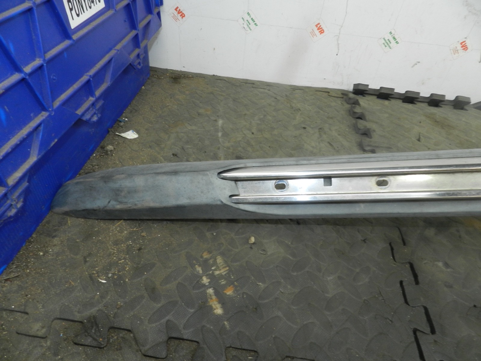 172. 2011 JEEP GRAND CHEROKEE MK4 WK2. DRIVER SIDE ROOF RAIL - Image 2