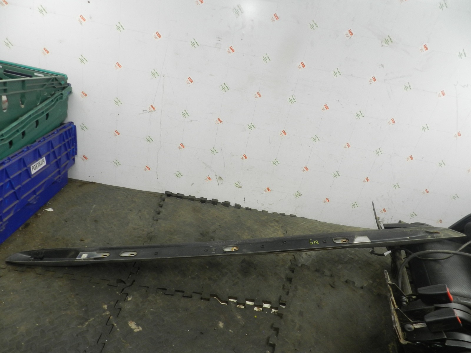 172. 2011 JEEP GRAND CHEROKEE MK4 WK2. PASSENGER SIDE ROOF RAIL - Image 5