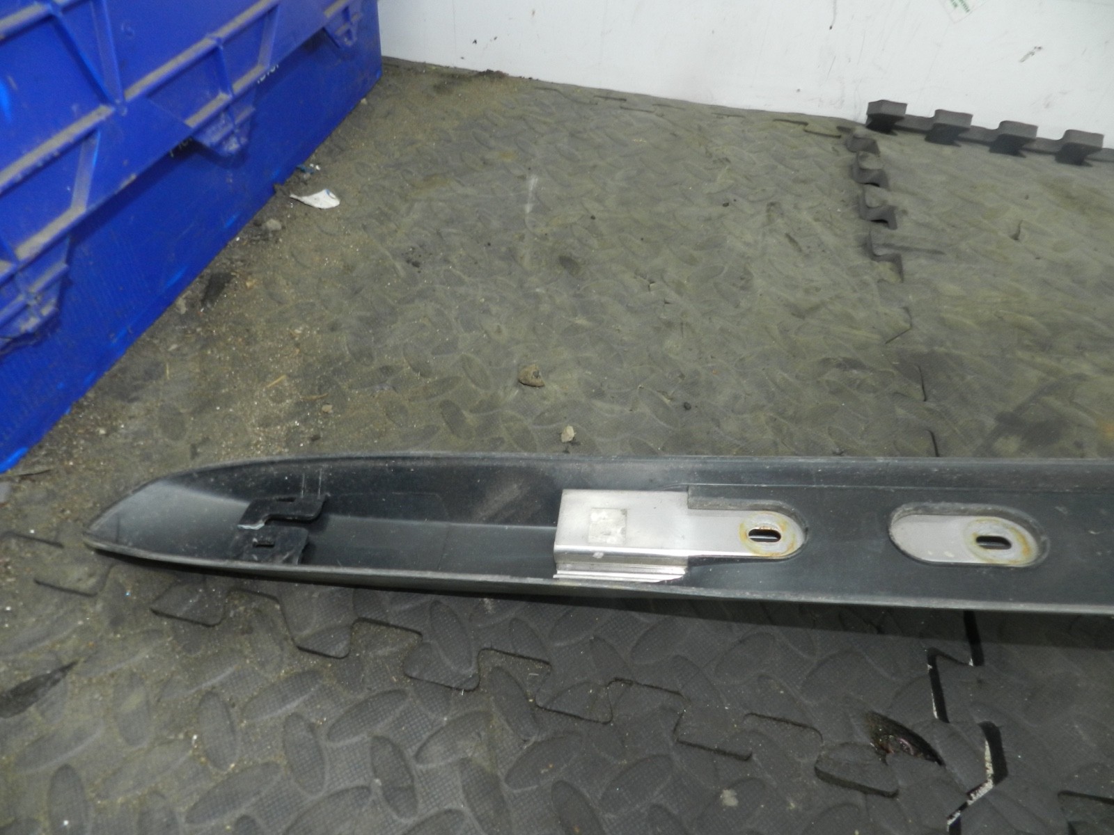 172. 2011 JEEP GRAND CHEROKEE MK4 WK2. PASSENGER SIDE ROOF RAIL - Image 6