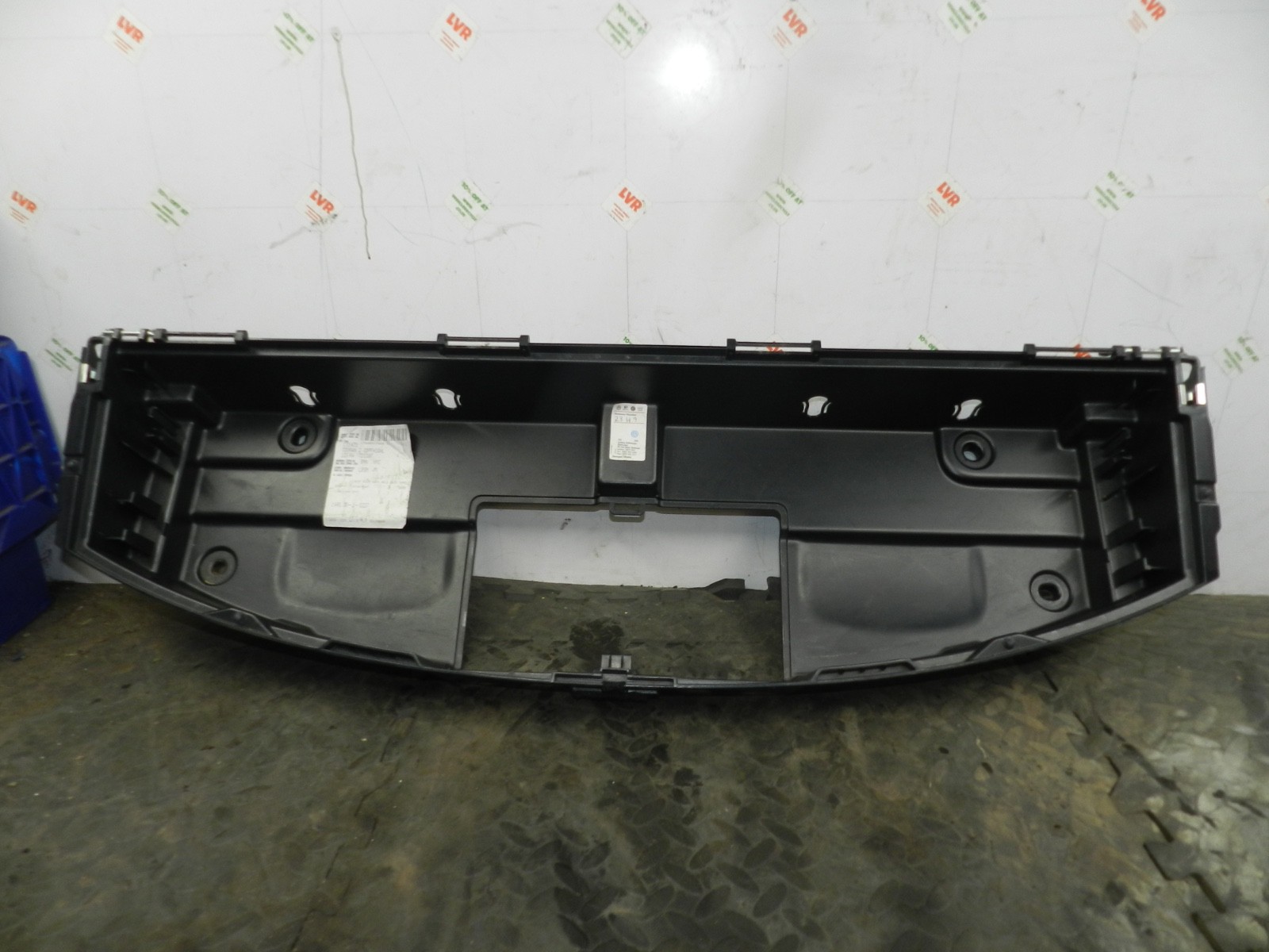 179. 2006 VOLKSWAGEN TOURAN. BOOT STORAGE COMPARTMENT TRAY HOUSING