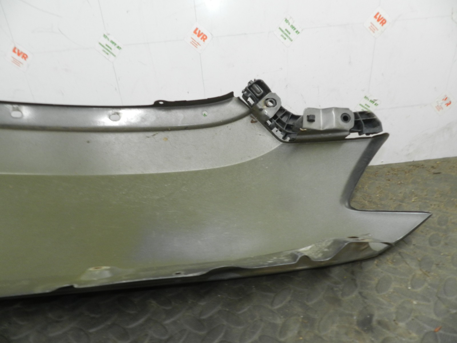 172. 2011 JEEP GRAND CHEROKEE MK4 WK2. DRIVER SIDE WING IN GREY SCRATCHED - Image 10