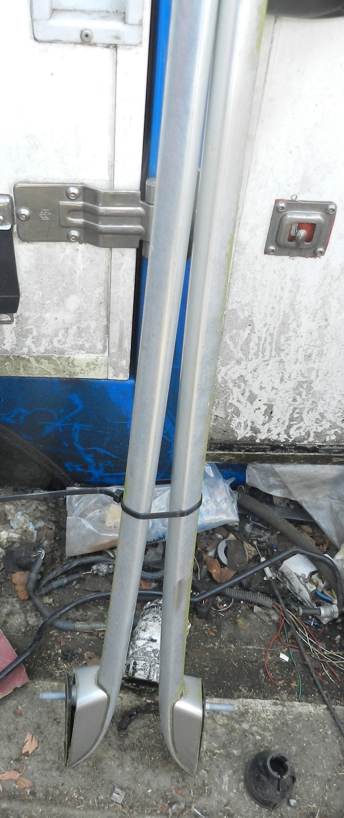 179. 2006 VOLKSWAGEN TOURAN. ROOF RAILS - Image 3