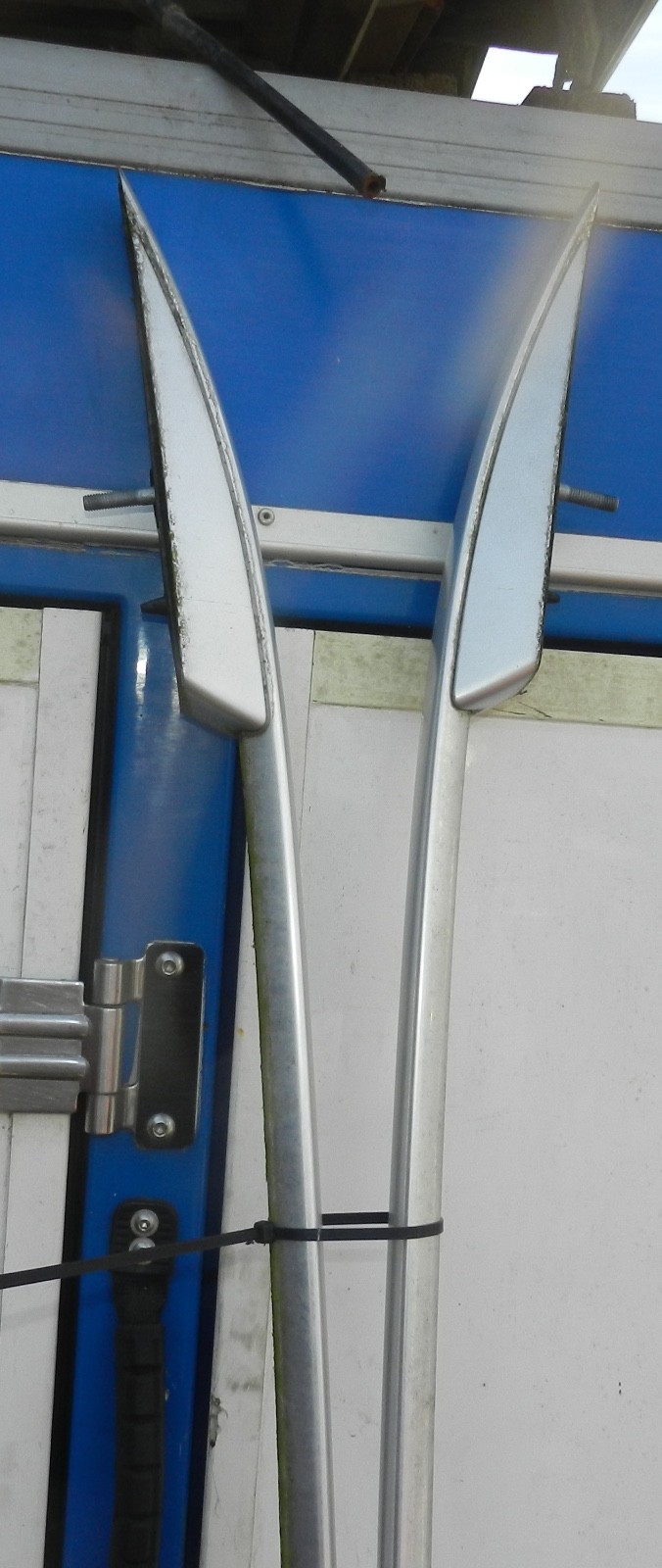 179. 2006 VOLKSWAGEN TOURAN. ROOF RAILS - Image 7