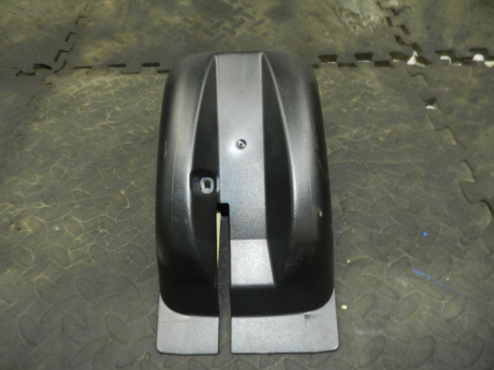 179. 2006 VOLKSWAGEN TOURAN. STEERING COWLING LOWER TRIM