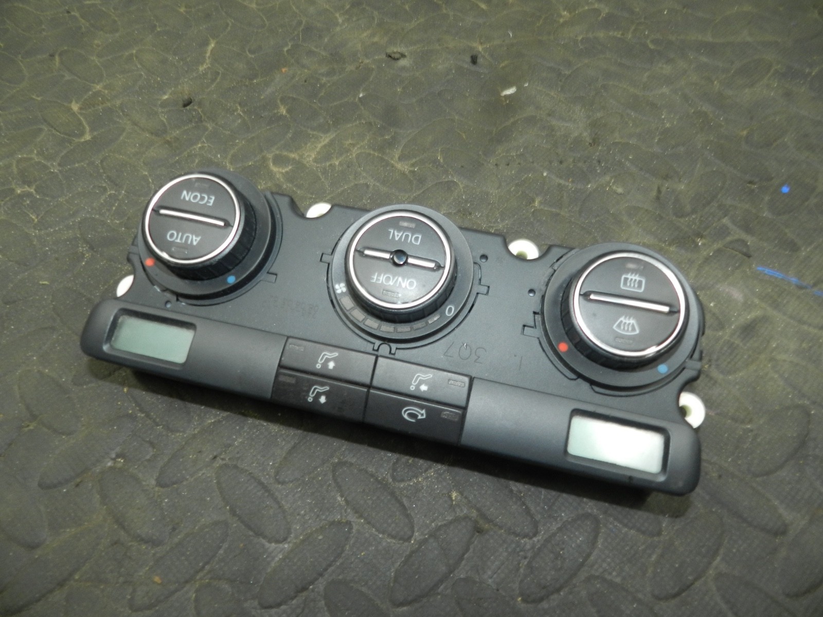 179. 2006 VOLKSWAGEN TOURAN. HEATER SWITCHES CLIMATE CONTROL - Image 2