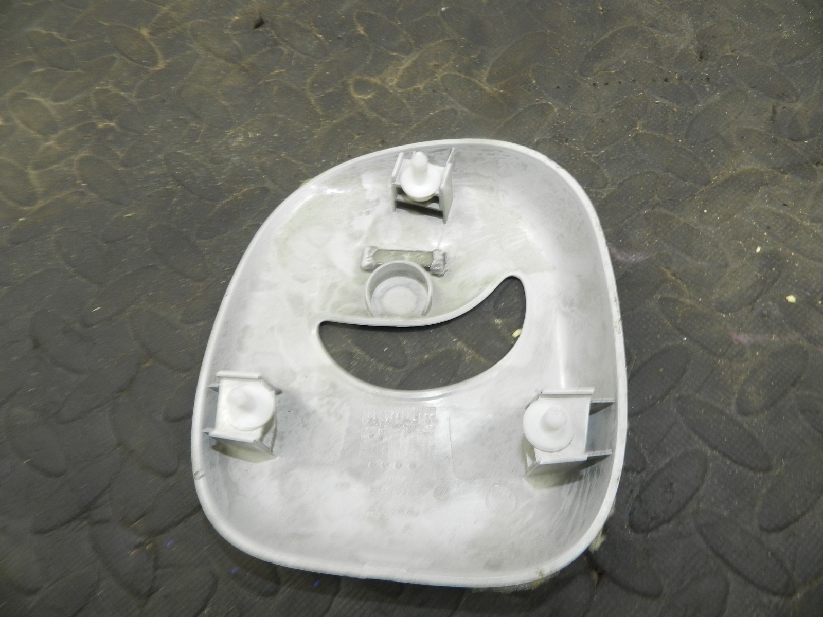 179. 2006 VOLKSWAGEN TOURAN. ROOF SEAT BELT TRIM - Image 2