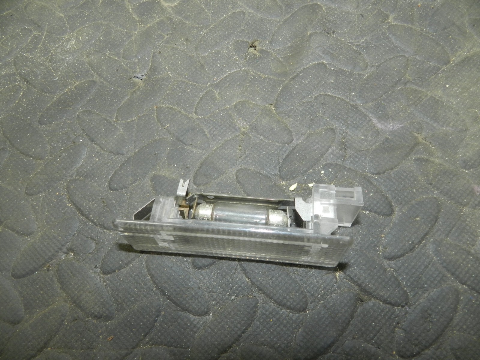 179. 2006 VOLKSWAGEN TOURAN. INTERIOR LIGHT - Image 3