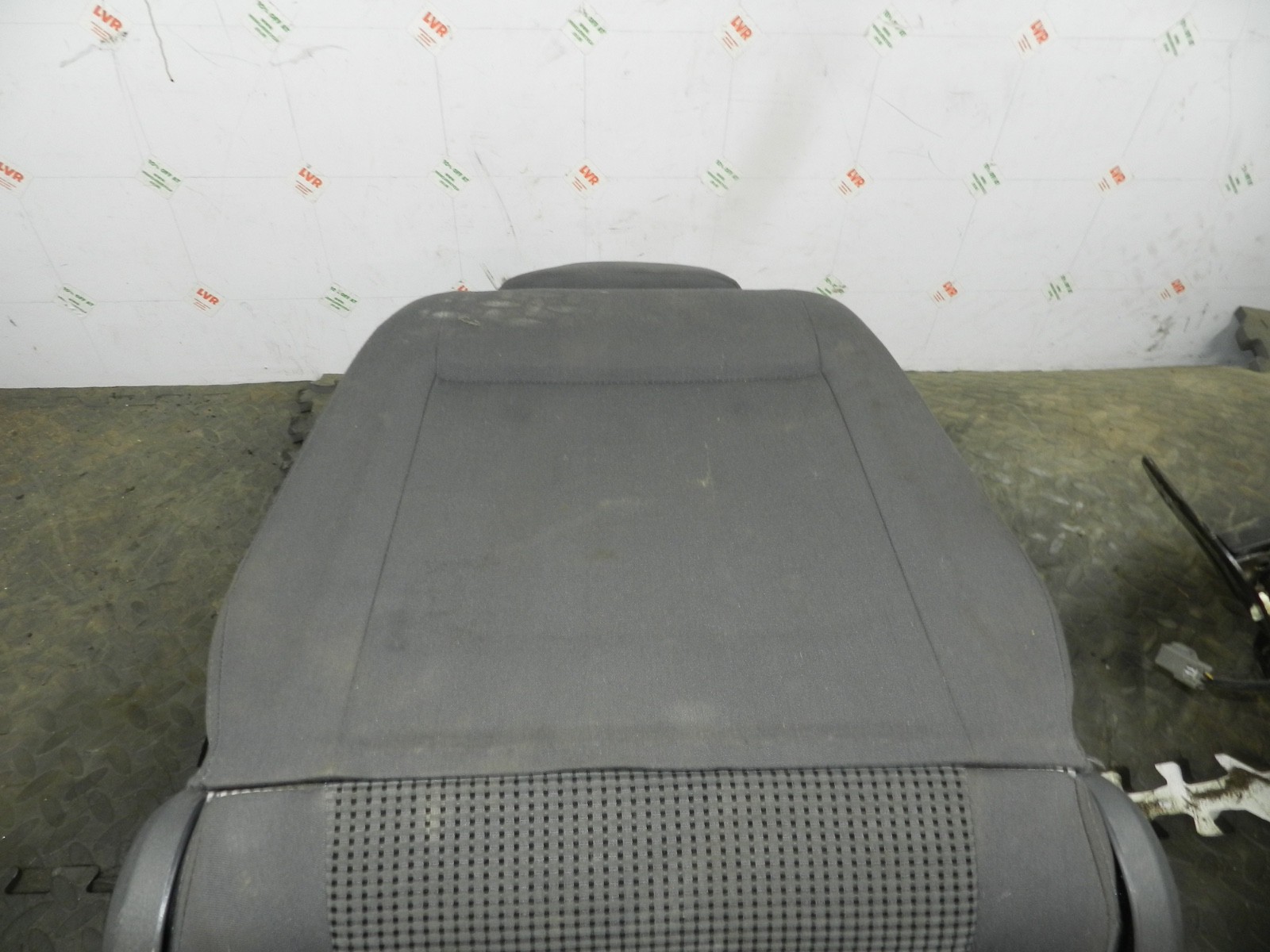 179. 2006 VOLKSWAGEN TOURAN. REAR FABRIC SEAT - Image 5