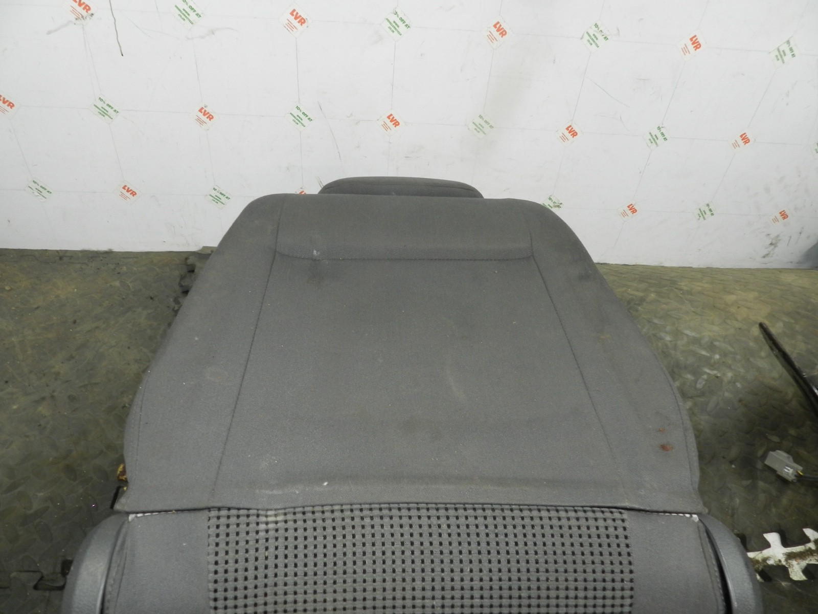 179. 2006 VOLKSWAGEN TOURAN. REAR FABRIC SEAT - Image 5
