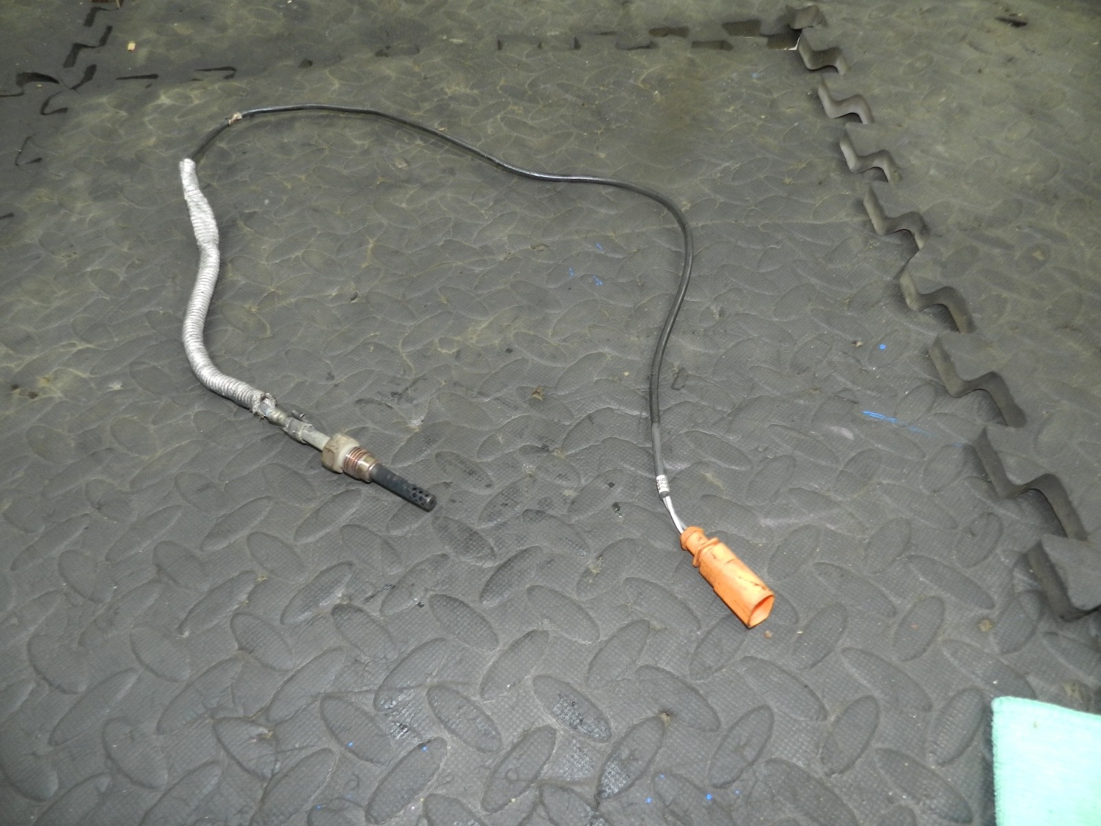 179. 2006 VOLKSWAGEN TOURAN. EXHAUST TEMPERATURE SENSOR - Image 2