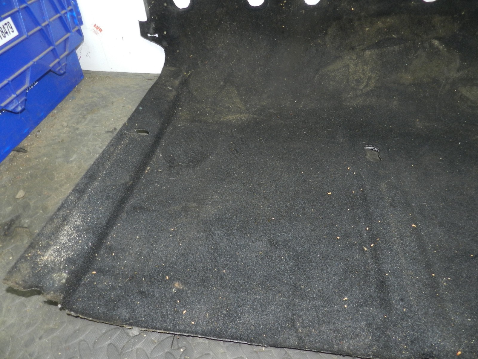 179. 2006 VOLKSWAGEN TOURAN. REAR CARPET - Image 2