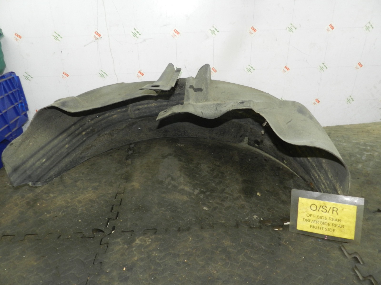 179. 2006 VOLKSWAGEN TOURAN. DRIVER SIDE REAR WHEEL ARCH LINER