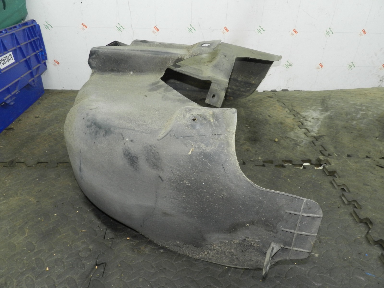 179. 2006 VOLKSWAGEN TOURAN. DRIVER SIDE REAR WHEEL ARCH LINER - Image 3