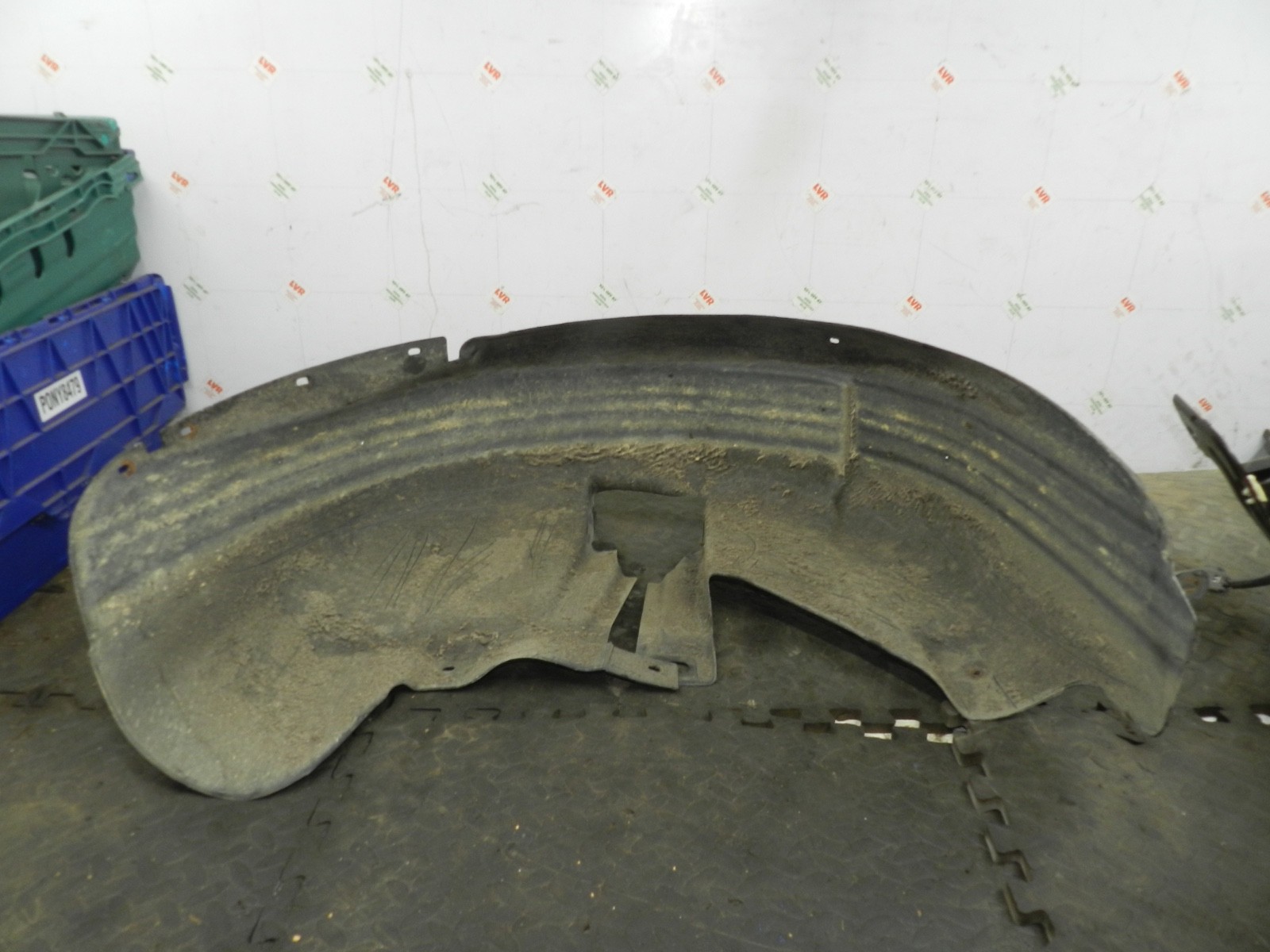 179. 2006 VOLKSWAGEN TOURAN. DRIVER SIDE REAR WHEEL ARCH LINER - Image 5
