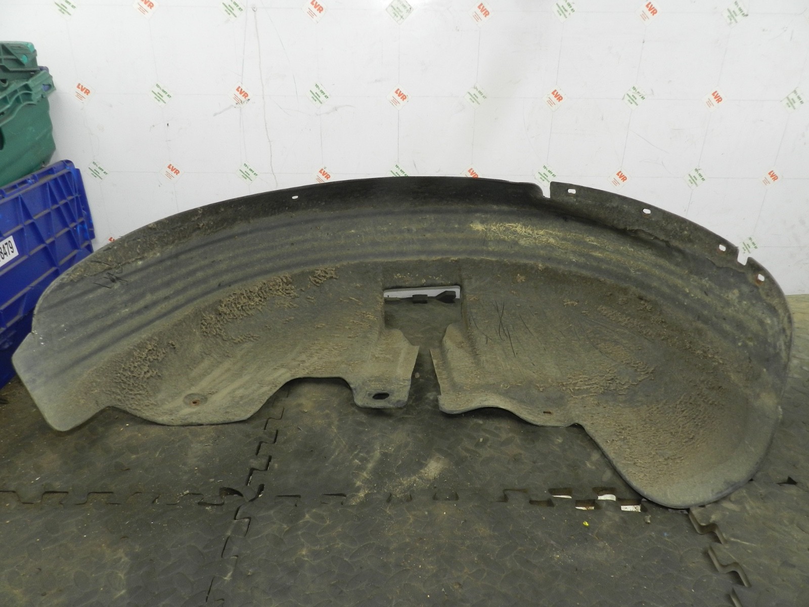 179. 2006 VOLKSWAGEN TOURAN. PASSENGER SIDE REAR WHEEL ARCH LINER - Image 5