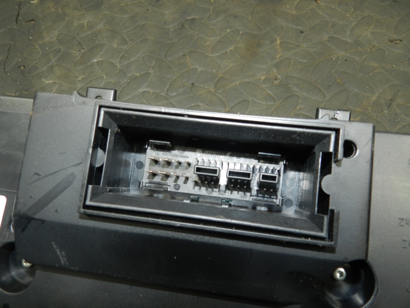 179. 2006 VOLKSWAGEN TOURAN. SPEEDO SPEEDOMETER INSTRUMENT CLUSTER CLOCKS - Image 3