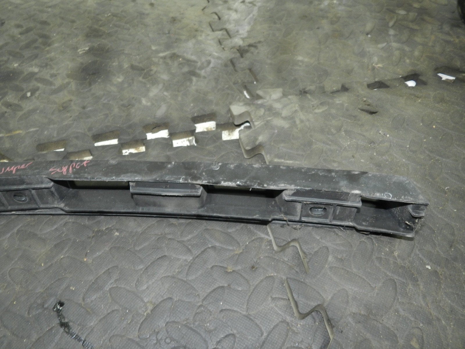 179. 2006 VOLKSWAGEN TOURAN. REAR BUMPER SUPPORT FRAME - Image 4
