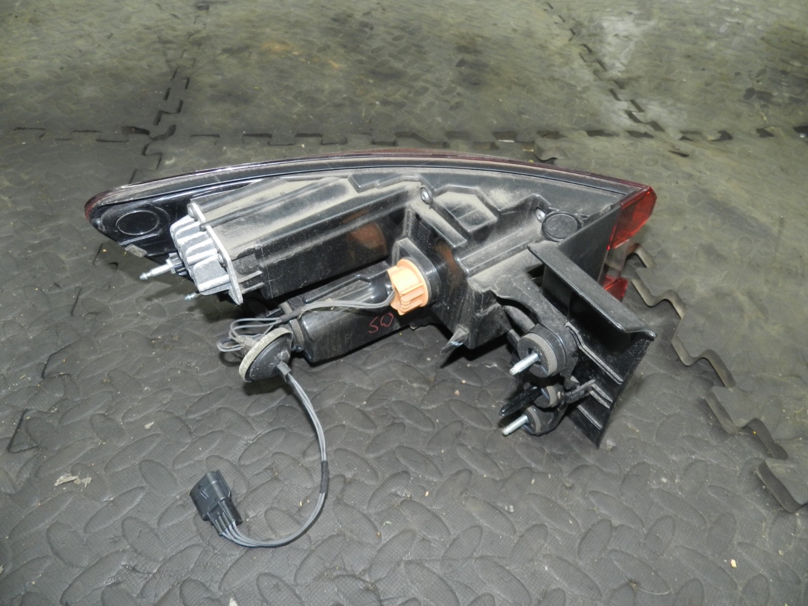 180. 2018 RENAULT KOLEOS MK2. DRIVER SIDE REAR OUTER LIGHT - Image 3