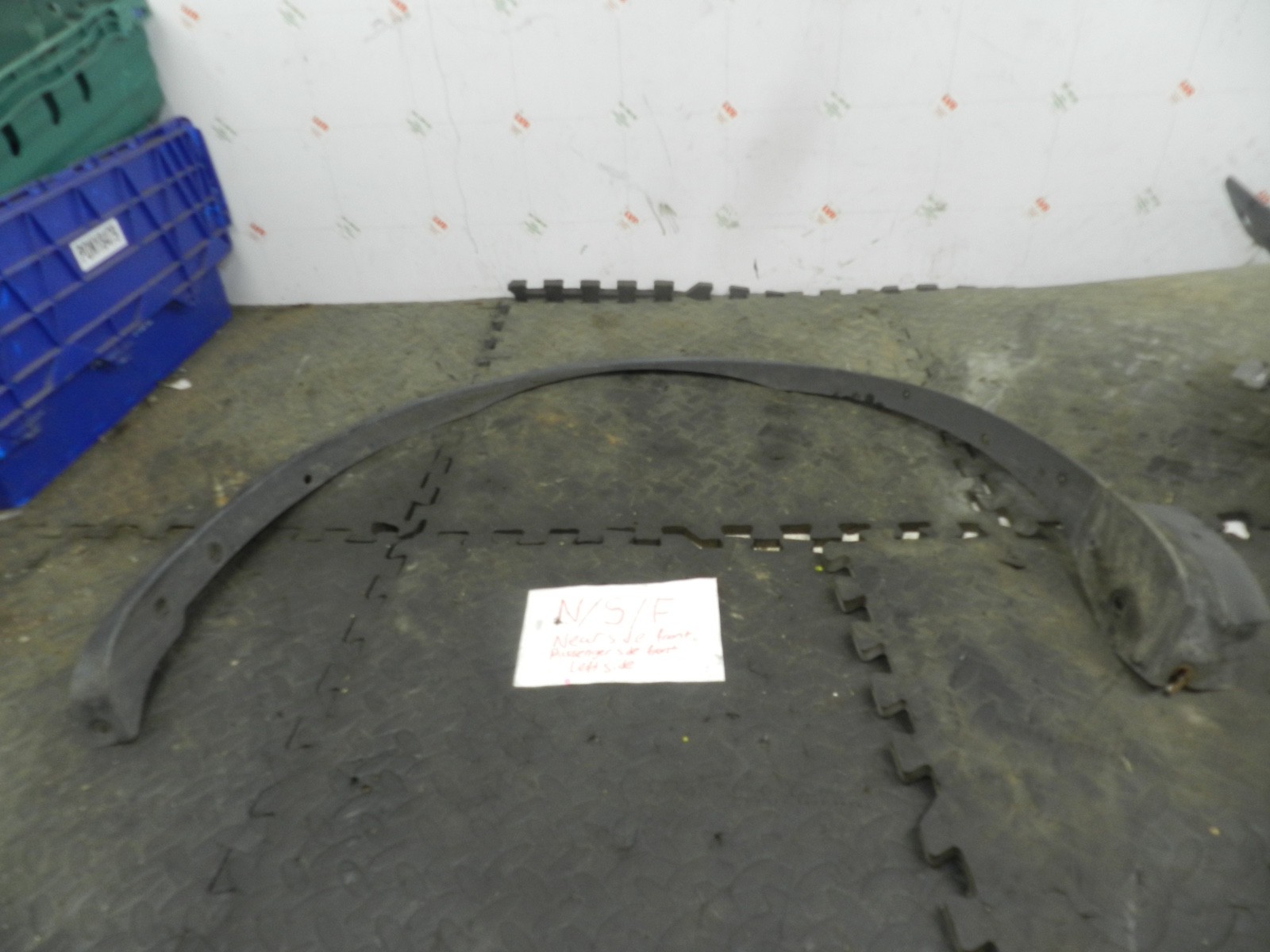 180. 2018 RENAULT KOLEOS MK2. PASSENGER SIDE FRONT WHEEL ARCH TRIM
