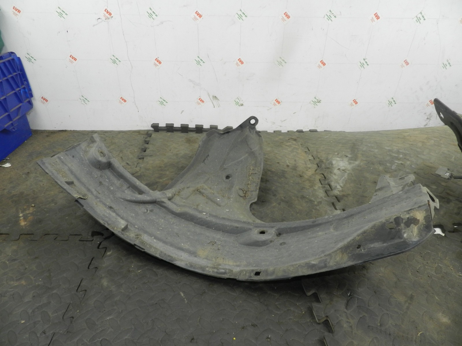 180. 2018 RENAULT KOLEOS MK2. DRIVER SIDE FRONT WHEEL ARCH LINER - Image 2