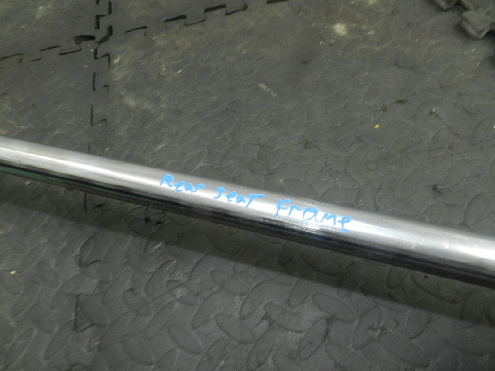 180. 2018 RENAULT KOLEOS MK2. UNDER REAR SEAT MOUNT FRAME - Image 4