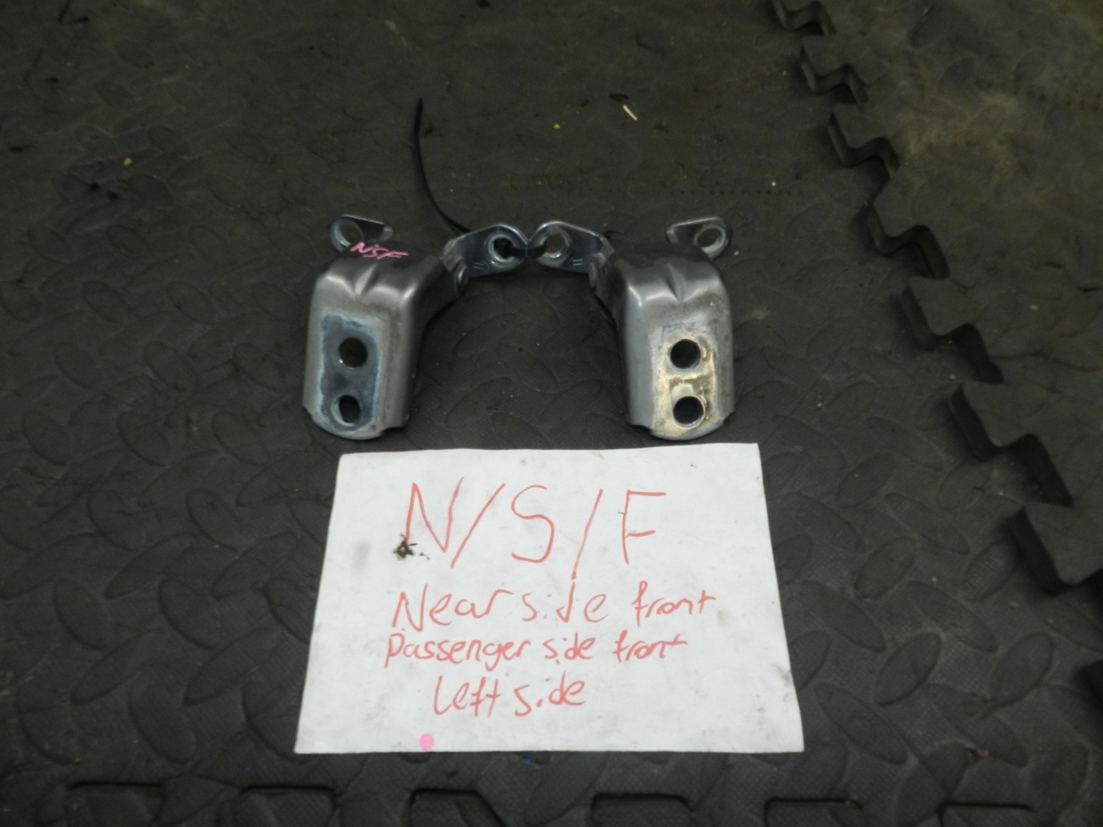 180. 2018 RENAULT KOLEOS MK2. PASSENGER SIDE FRONT DOOR HINGES