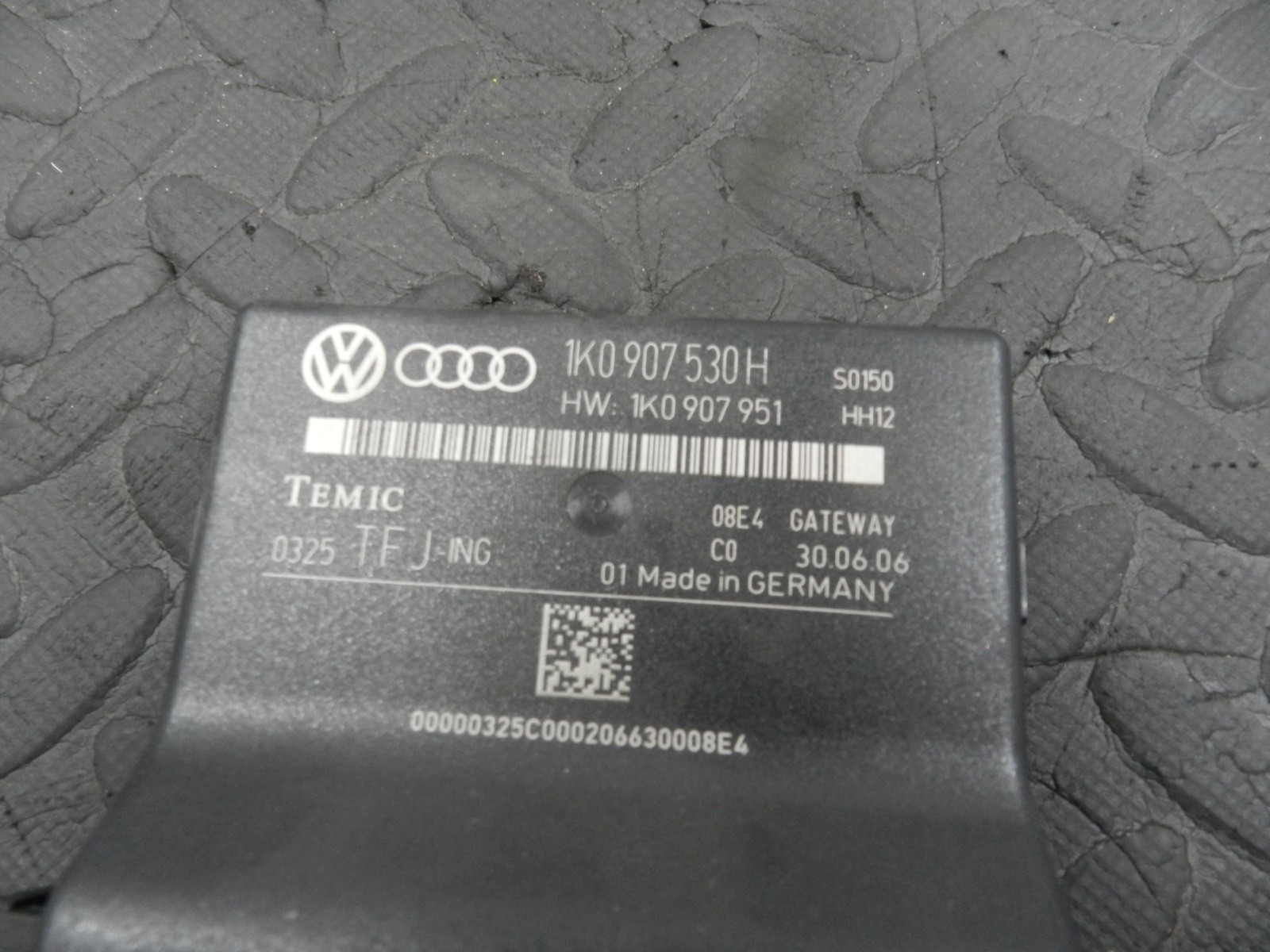 179. 2006 VOLKSWAGEN TOURAN. 1K0907530H GATEWAY CONTROL MODULE - Image 4