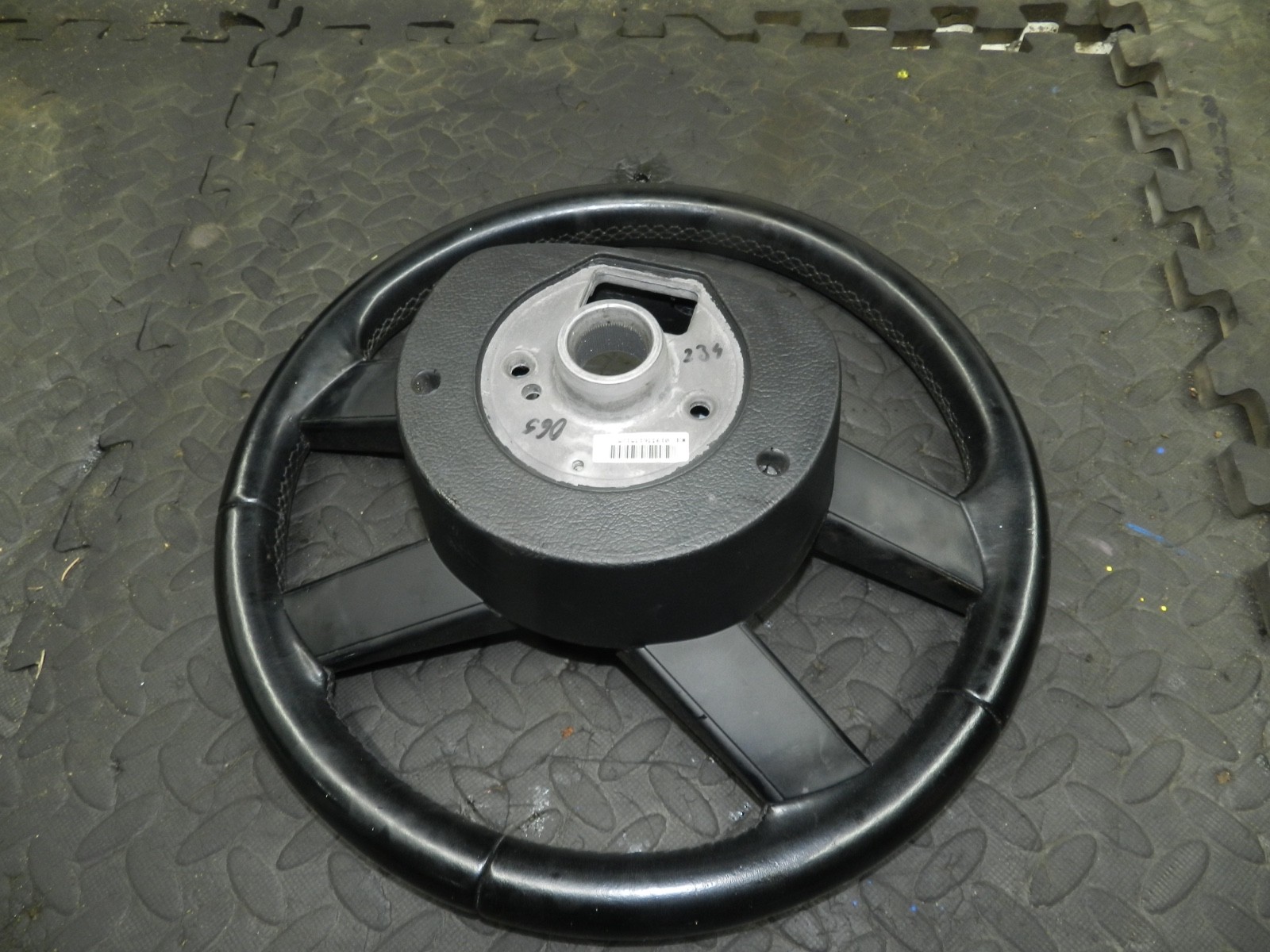 179. 2006 VOLKSWAGEN TOURAN. STEERING WHEEL - Image 4