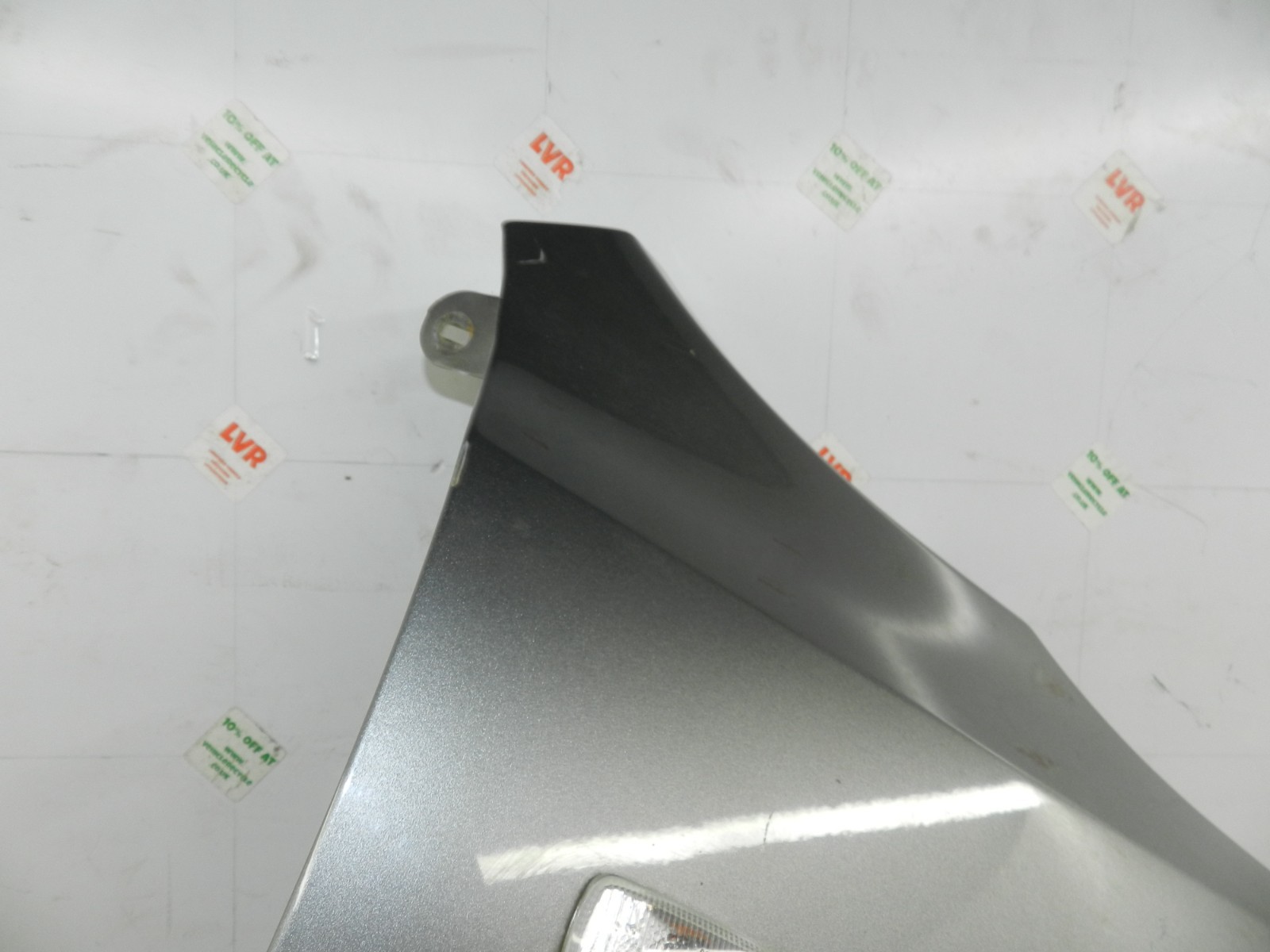 172. 2011 JEEP GRAND CHEROKEE MK4 WK2. DRIVER SIDE WING IN GREY SCRATCHED - Image 3
