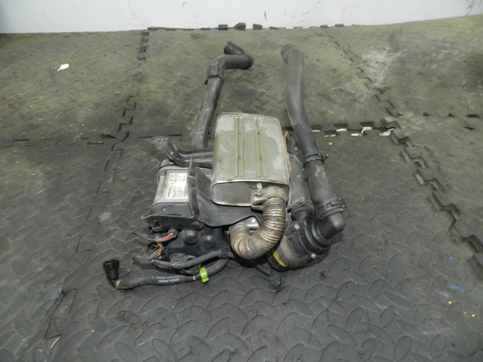 179. 2006 VOLKSWAGEN TOURAN. WEBASTO ADDITIONAL HEATER 1K081565AF