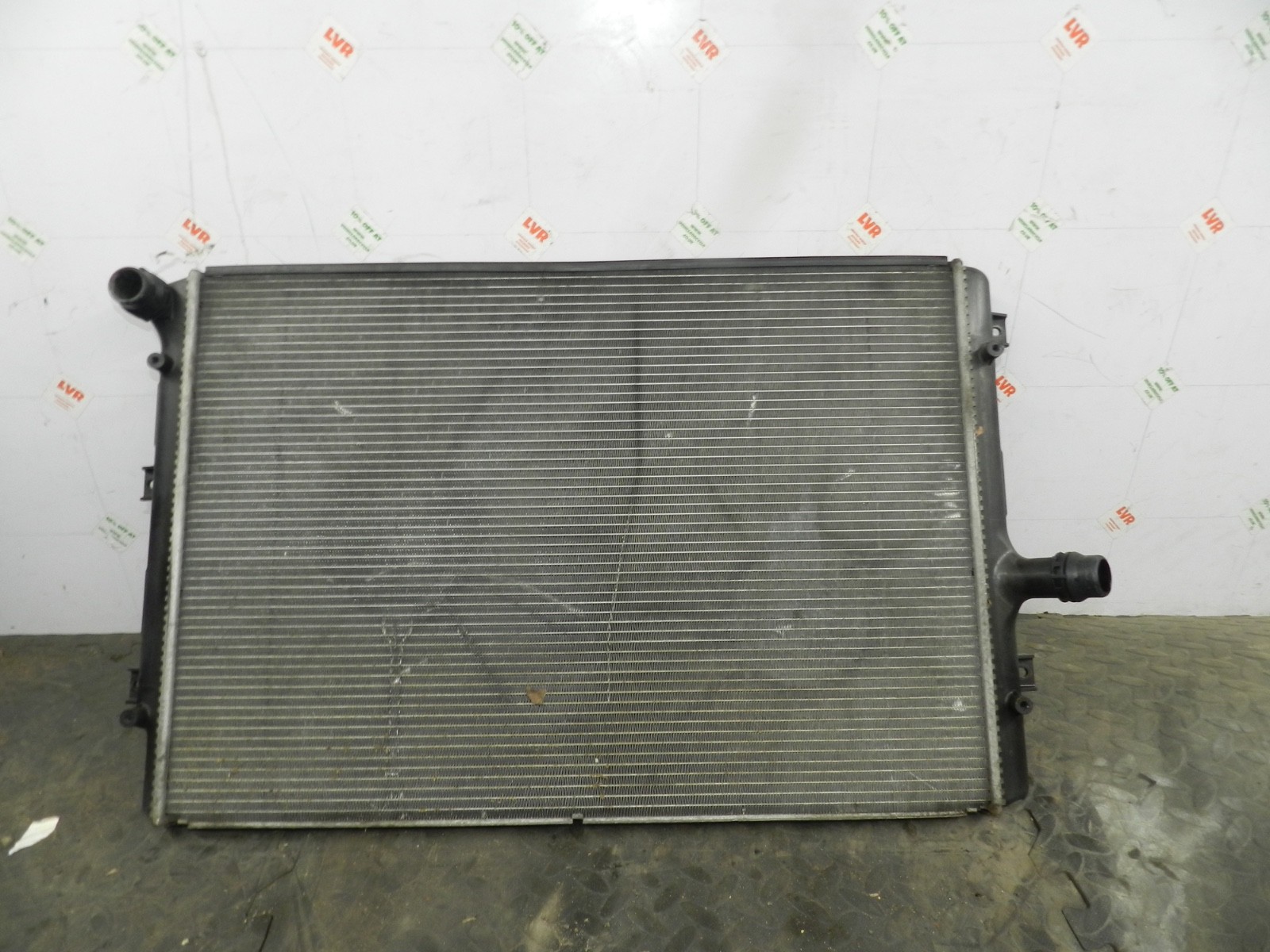 179. 2006 VOLKSWAGEN TOURAN. COOLANT RADIATOR - Image 2