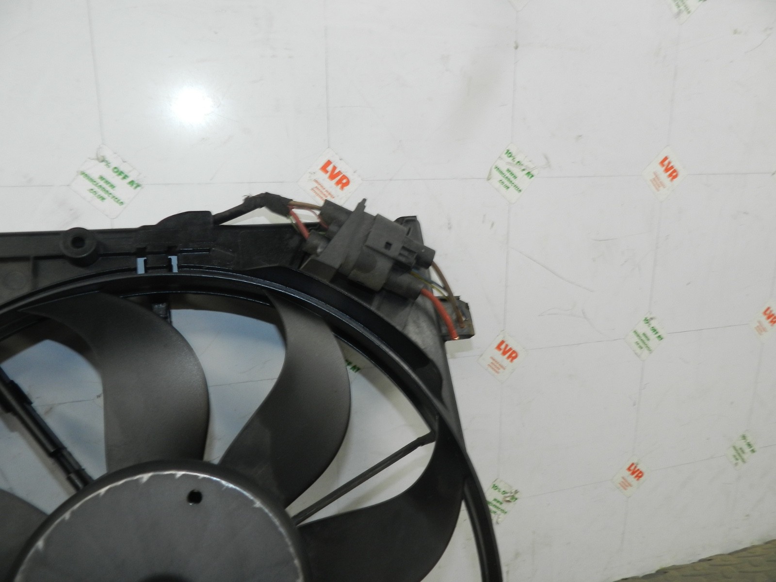 179. 2006 VOLKSWAGEN TOURAN. COOLANT RADIATOR FANS - Image 2