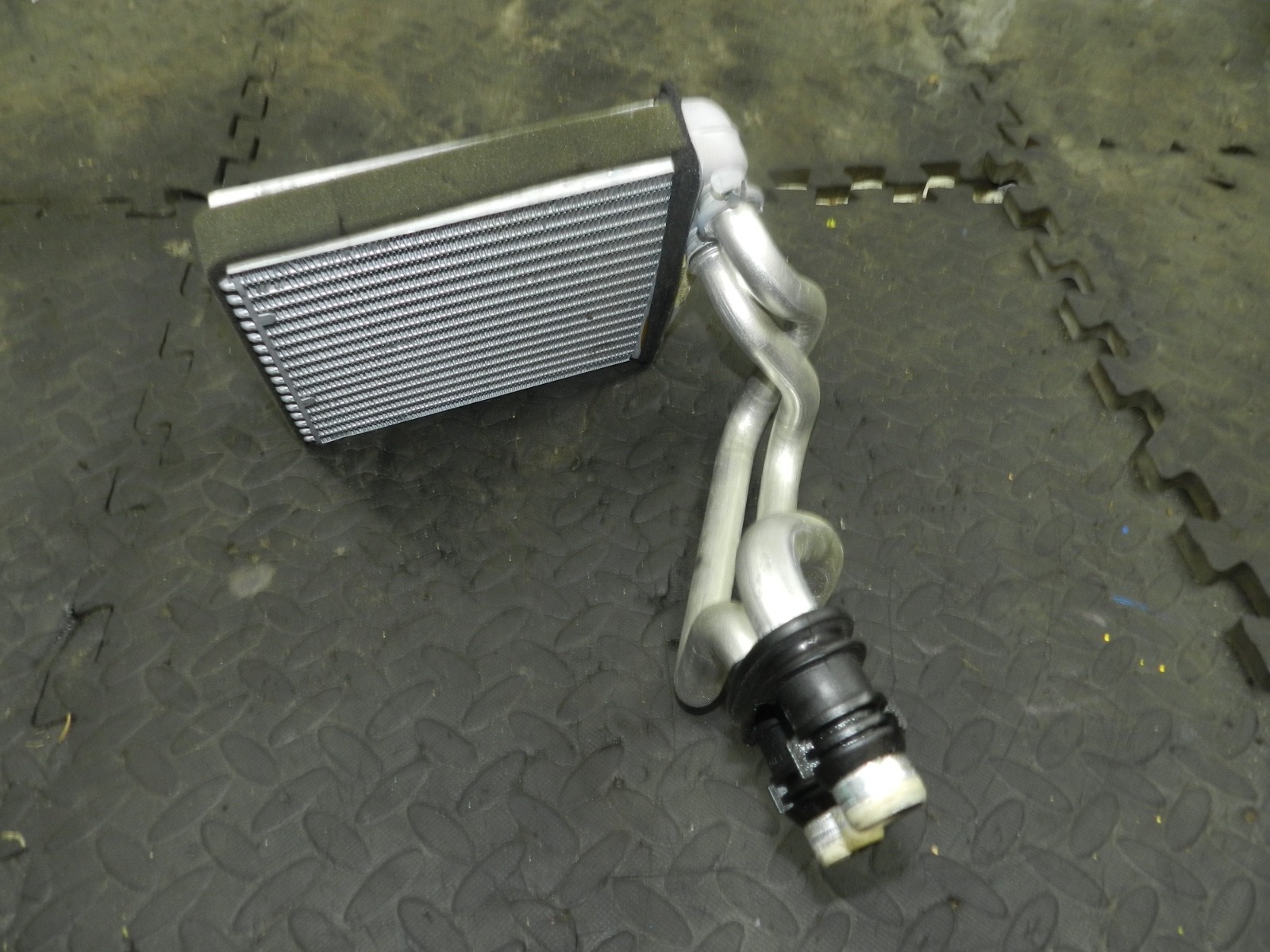 179. 2006 VOLKSWAGEN TOURAN. HEATER MATRIX CORE RADIATOR - Image 3