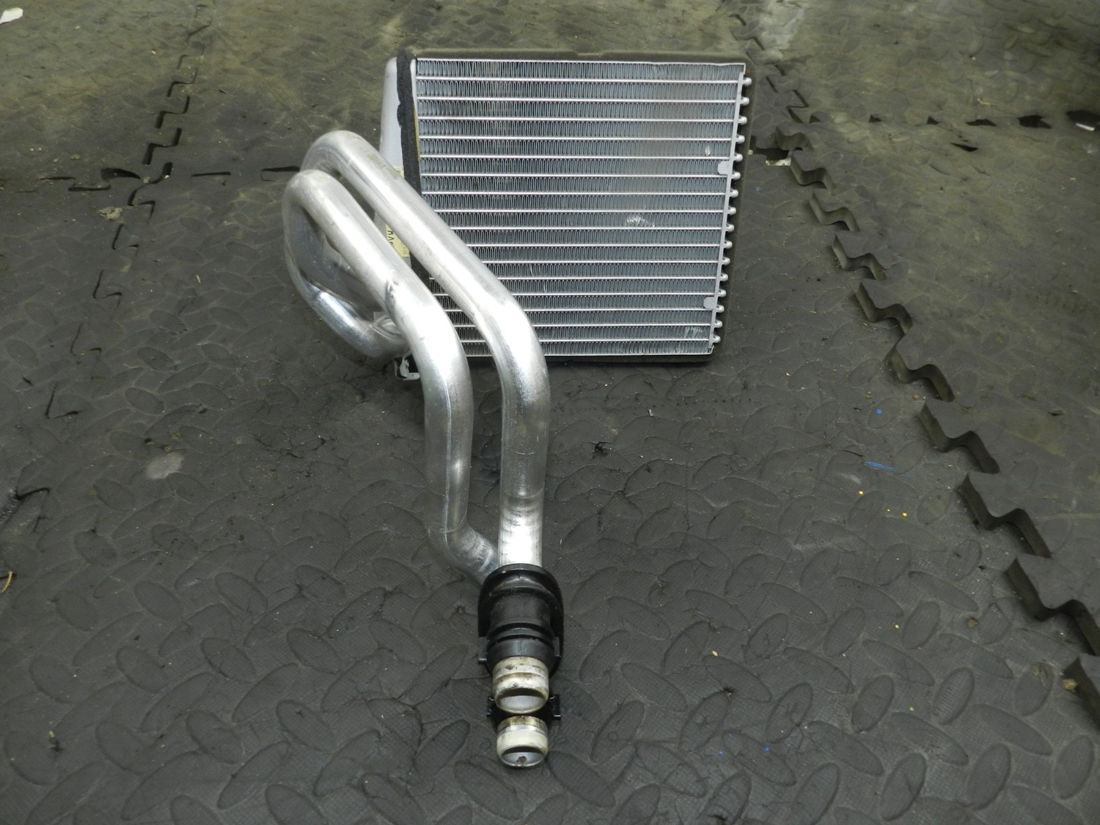 179. 2006 VOLKSWAGEN TOURAN. HEATER MATRIX CORE RADIATOR - Image 4