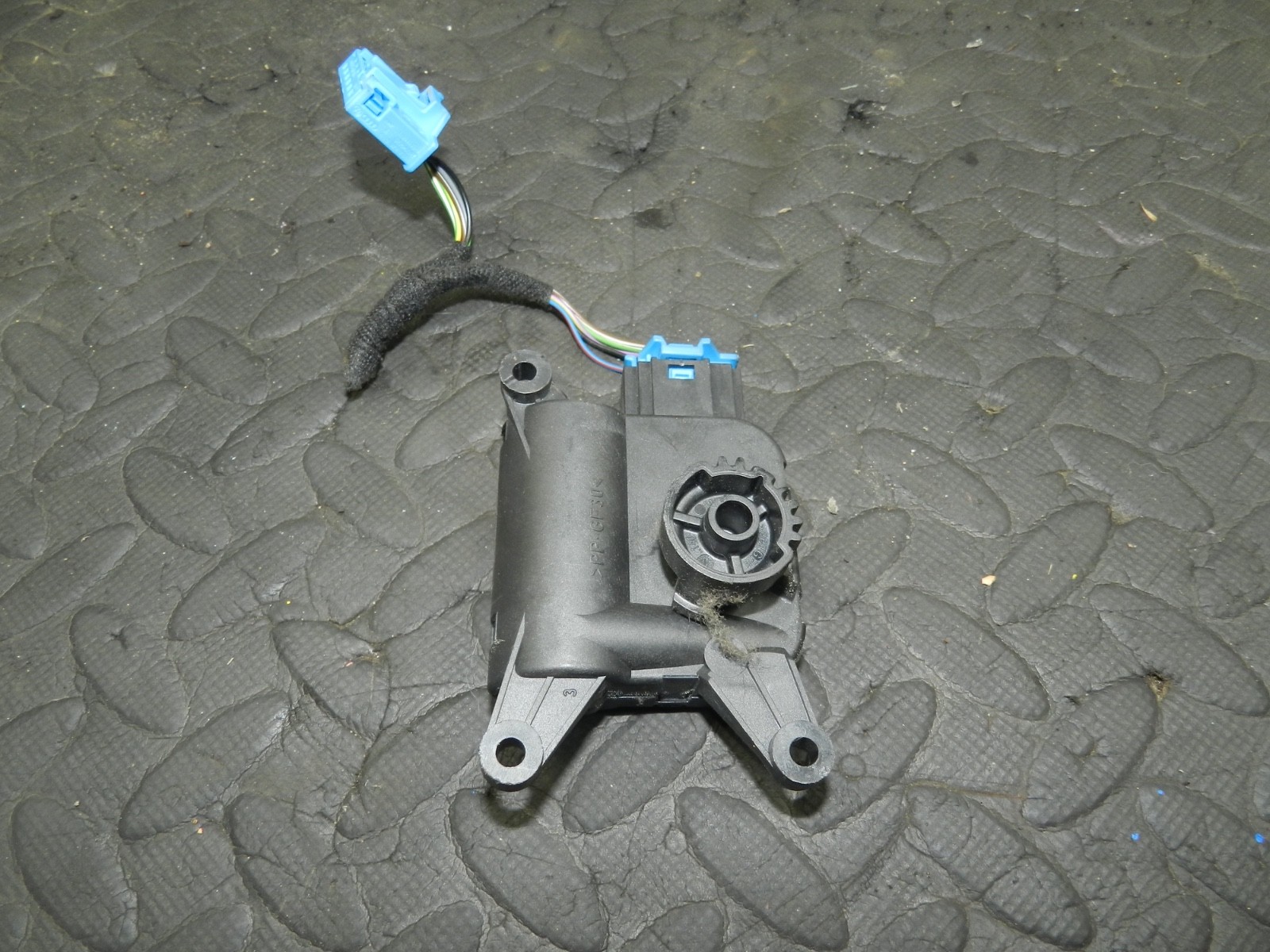 179. 2006 VOLKSWAGEN TOURAN. HEATER CONTROL FLAP ACTUATOR - Image 2